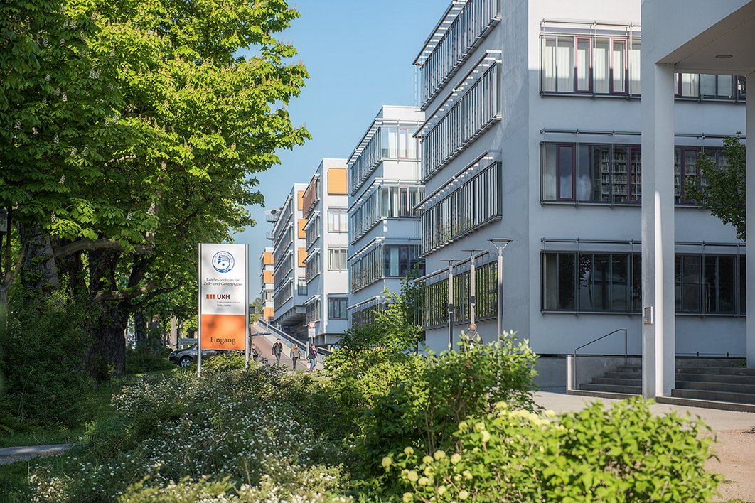 Ansicht das UKH von der Ernst-Grube-Straße - Gebäudefront