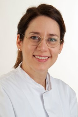 Dr. Alexandra Meyer