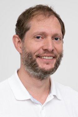 Dr. Karsten Schwarz