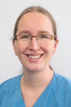 PD Dr. med. Jessica Höll